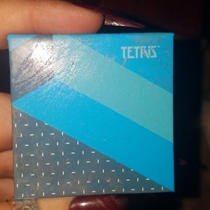 Tetris gold eyeshadow